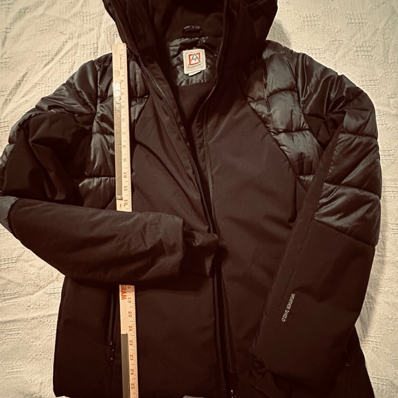 Avalanche Jackets & Blazers - Avalance Woman Black Coat (size L)